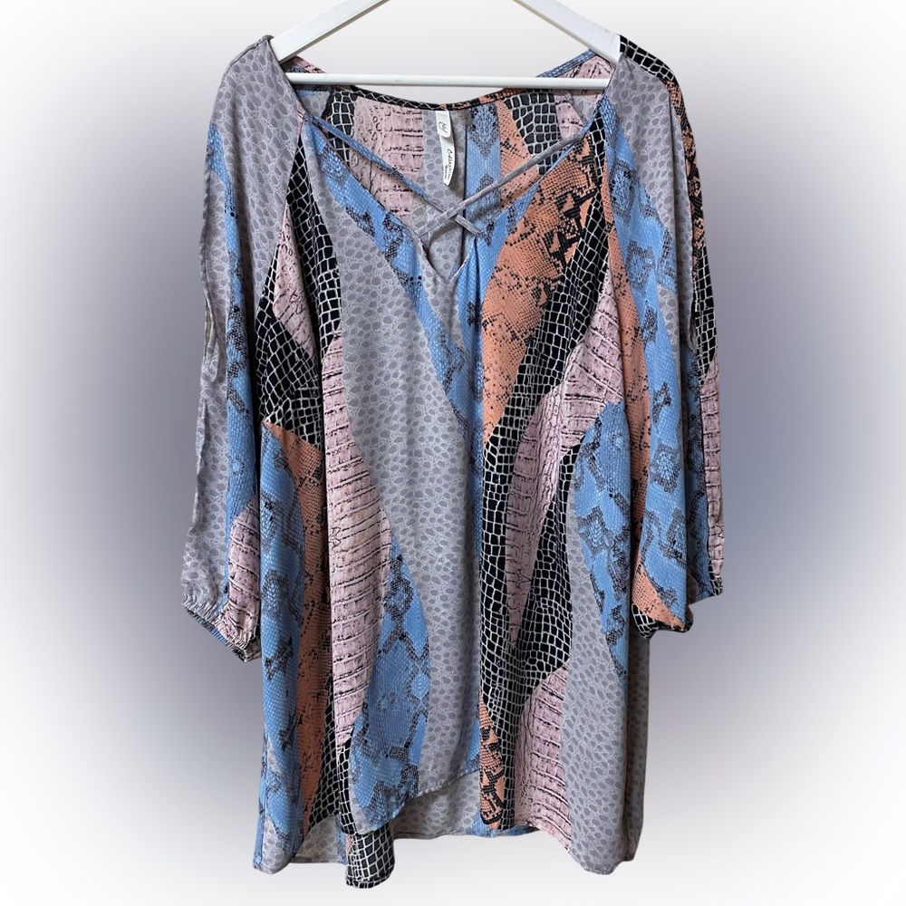 NY Collection Woman 2XL Abstract Snake-Print V-Neck Cold Shoulder Sleeves NWOT!